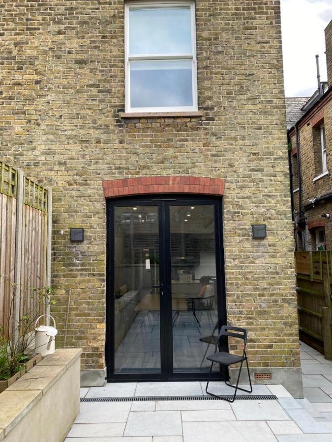 Stylish In Streatham. Ferienhaus